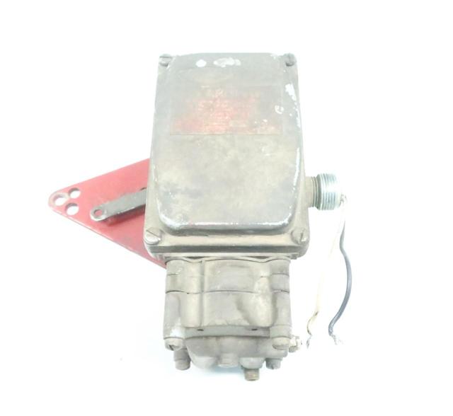MASONEILAN DRESSER 8012 PNEUMATIC VALVE POSITIONER 56PSI