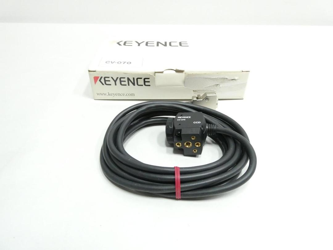 KEYENCE CV-070 CCD COLOR MEGA DIGITAL VIDEO CAMERA