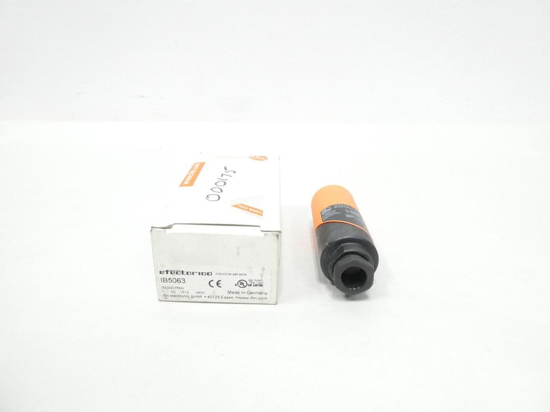 IFM EFECTOR IB5063 IBE3020-FPKG PROXIMITY SENSOR 10-36V-DC