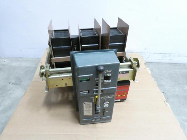 ALLIS CHALMERS LA-1600 AIR CIRCUIT BREAKER 1600A AMP 600V-AC