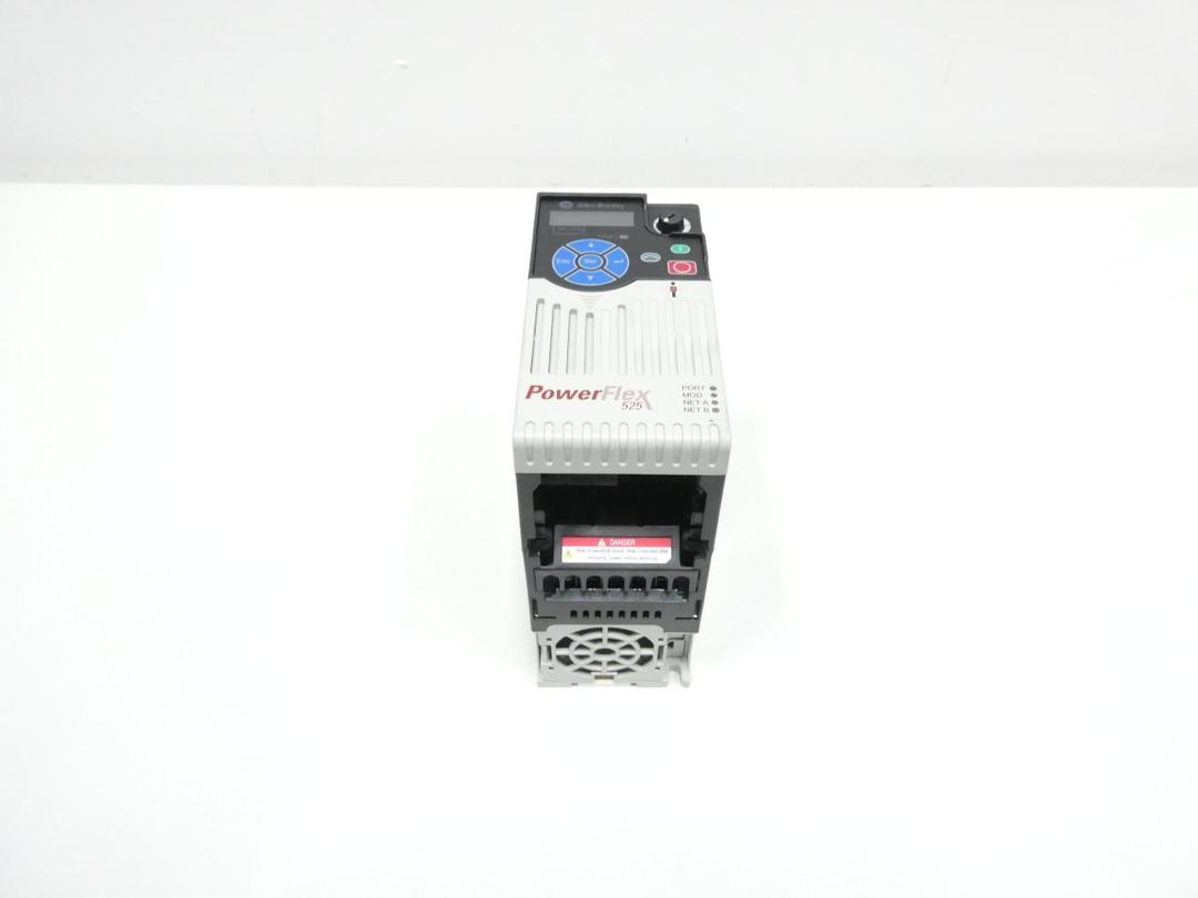 ALLEN BRADLEY 25B-D1P4N104 POWERFLEX 525 AC DRIVE 0-500HZ 0-460V-AC 1/2HP
