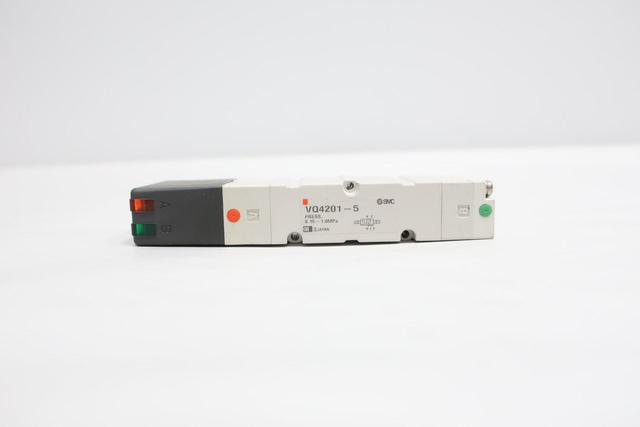 SMC VQ4201-5 PNEUMATIC SOLENOID VALVE 1MPA