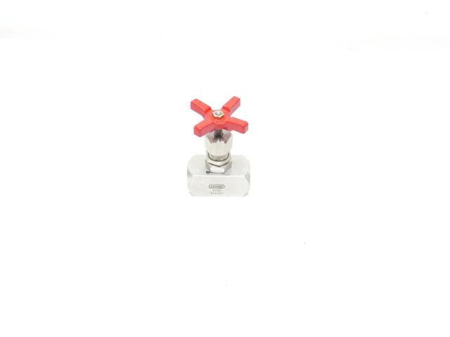 HOKE 2215F8Y MANUAL STAINLESS NEEDLE VALVE 1/2IN NPT 5000PSI