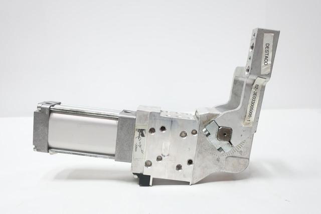DESTACO 82M-3E03005000-1 PNEUMATIC POWER CLAMP 30V-DC 6BAR