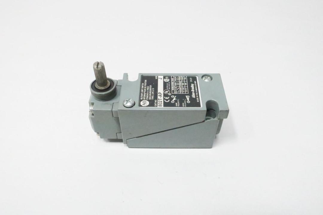 ALLEN BRADLEY 802T-AP OILTIGHT LIMIT SWITCH 120-600V-AC