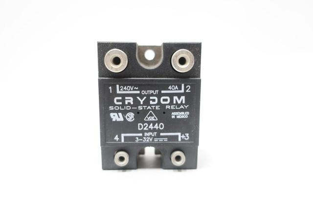 CRYDOM D2440 SOLID STATE RELAY 3-32V-DC 40A AMP 240V-AC