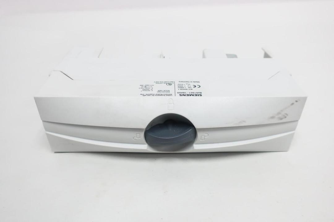 SIEMENS 8US1921-1BA00 BUSBAR SYSTEM 3PH 600V-AC