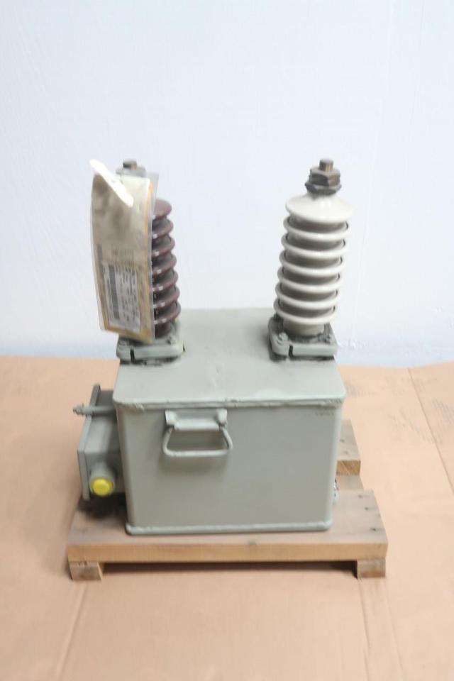 WESTINGHOUSE RPH17006-2 TYPE PT POTENTIAL TRANSFORMER 1750VA 11085V-AC 120V-AC