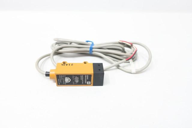 OMRON E3S-DS30E4 PHOTOELECTRIC SWITCH 12-24V-DC