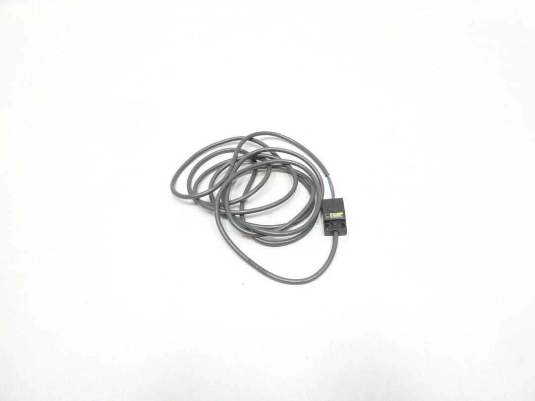 OMRON TL-W5MD2 PROXIMITY SENSOR 12-24V-DC