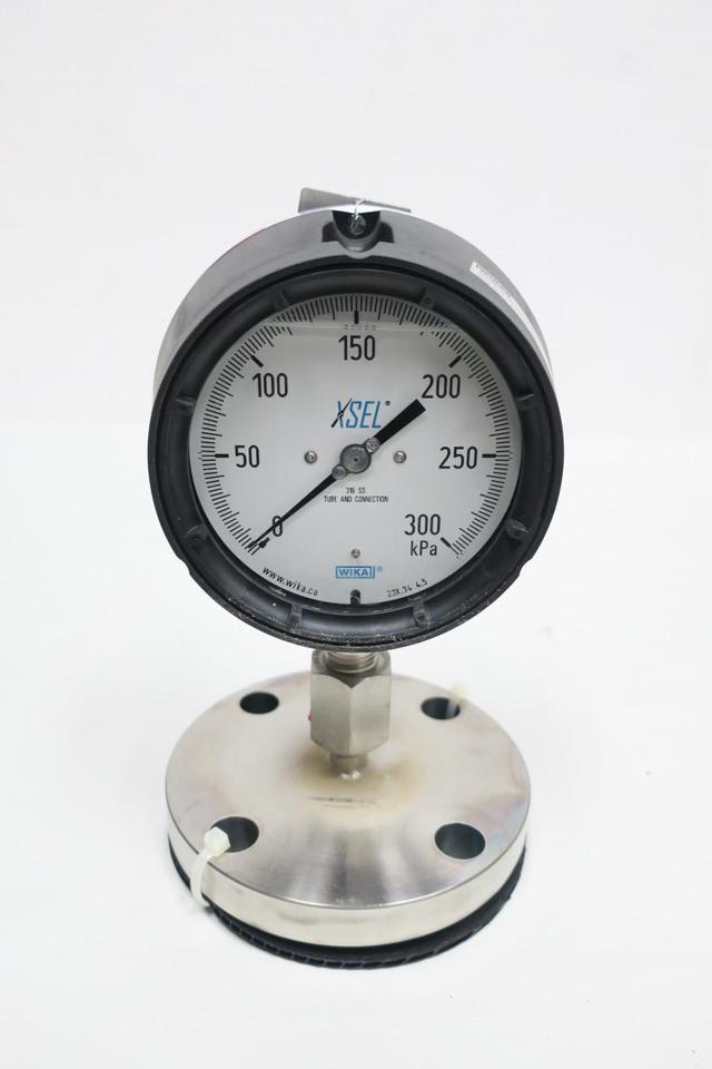 WIKA 232.34 XSEL PRESS GAUGE 4-1/2IN 1/2IN NPT 0-300KPA 2IN 150 STAINLESS FLANGE