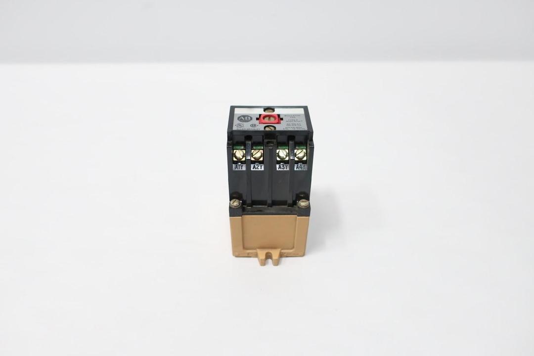 ALLEN BRADLEY 700-P400A24 CONTROL RELAY 24V-AC