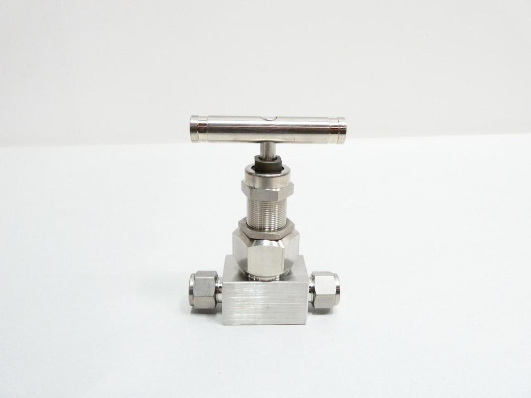 SWAGELOK SS12NBS8GSHW20W22440C MANUAL STAINLESS NEEDLE VALVE 6000PSI 1/2IN TUBE