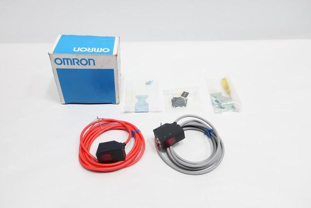 OMRON E3SA-2C43A PHOTOELECTRIC SENSOR 12-24V-DC