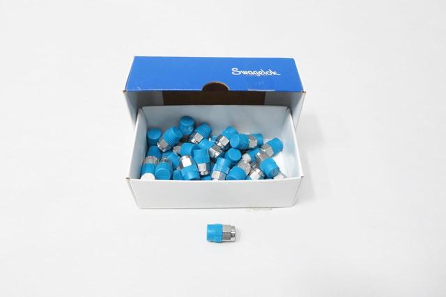 PACK OF 44 SWAGELOK SS-2-P STAINLESS PIPE PLUG 1/8IN NPT