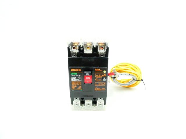 FUJI ELECTRIC EG33B 3P 15A AMP 100-200V-AC MOLDED CASE CIRCUIT BREAKER