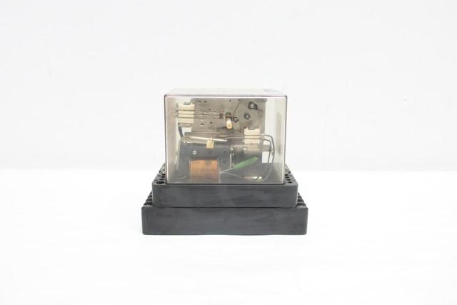 SCHLEICHER MZU 21/B TIME DELAY RELAY 6-60S 125V-AC