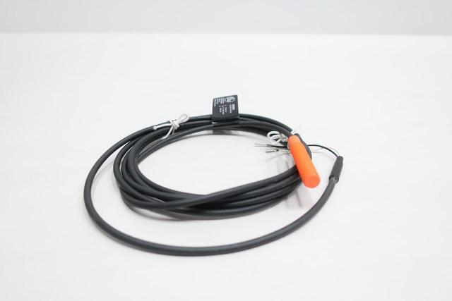 IFM EFECTOR IE-2002-FROG IE5202 PROXIMITY SENSOR 5-36V-DC