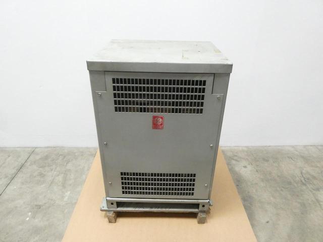 GE 8293 2553 TYPE ANN DRY TYPE TRANSFORMER 3PH 45KVA 600V-AC 347/600V-AC