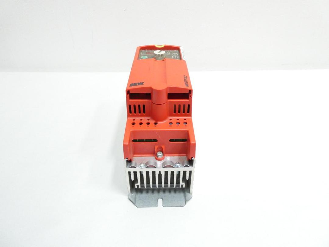 SEW EURODRIVE MC07A005-5A3-4-00 MOVITRAC AC VFD DRIVE 0-500V-AC