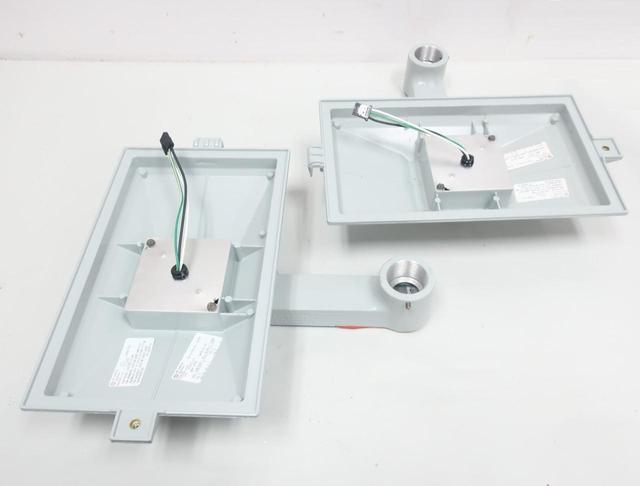 BOX OF 2 GENERAL ELECTRIC GE H2000-6S COVER/MOUNTING STRAIGHT STANCHION