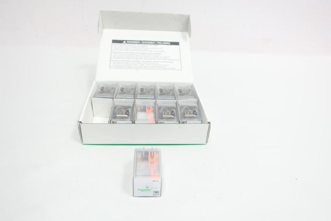 BOX OF 10 SCHNEIDER 788XBX69CL-24D/283XBX69CL PLUG-IN RELAY 24V-DC