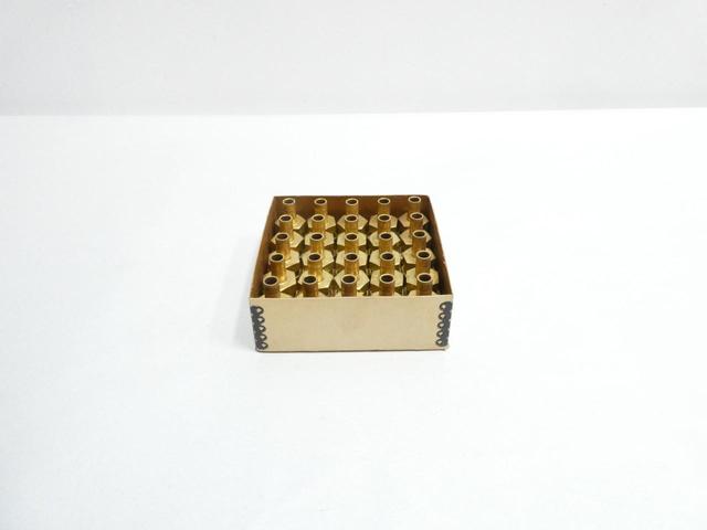 BOX OF 25 SWAGELOK B-810-R-6 BRASS TUBE FITTING REDUCER 1/2IN NPT 3/8IN TUBE