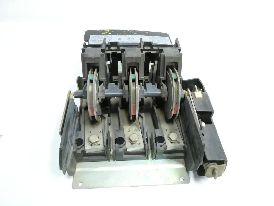 ALLEN BRADLEY 1494V-DS400 NON-FUSIBLE DISCONNECT SWITCH 3P 400A AMP 600V-AC