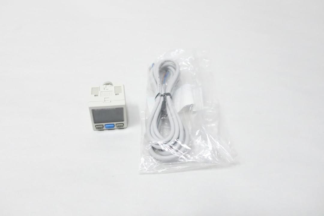 SMC ISE30A-C6H-N PRESSURE SWITCH -0.1-1MPA 12-24V-DC