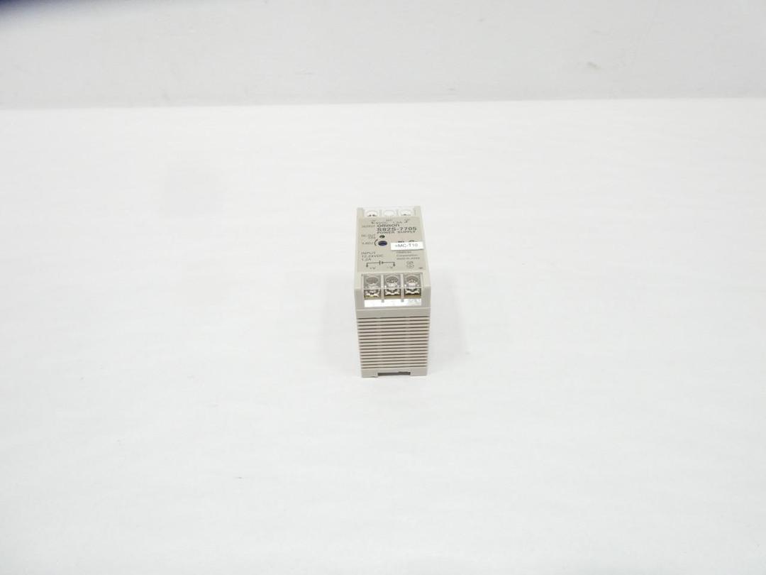 OMRON S82S-7705 POWER SUPPLY 12-24V-DC 1.5A AMP 5V-DC