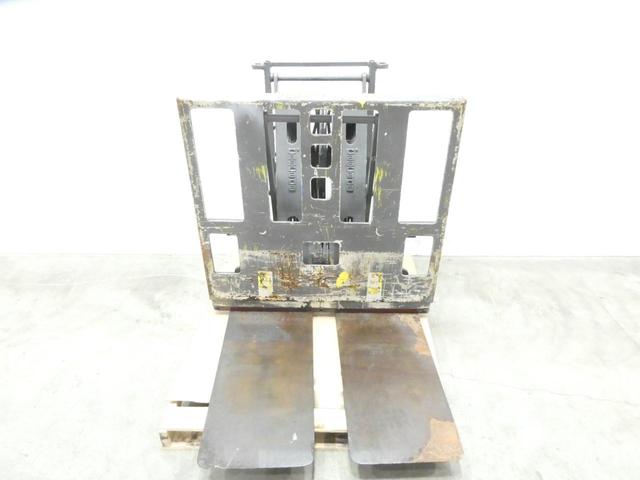 CASCADE 35E-C5-168-C38 PUSH/PULL PALLETLESS SLIPSHEET FORKLIFT ATTACHMENT