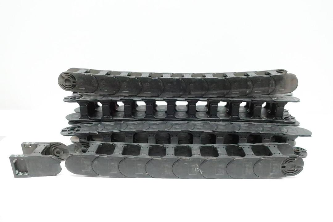 BOX OF 8 IGUS 14040.02.175 CABLE CHAIN 39IN