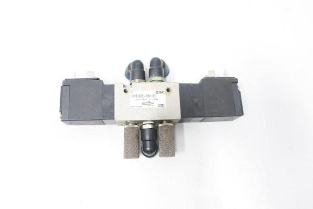 SMC VFS1220-5D-01 PNEUMATIC SOLENOID VALVE 21-26V-DC 145PSI