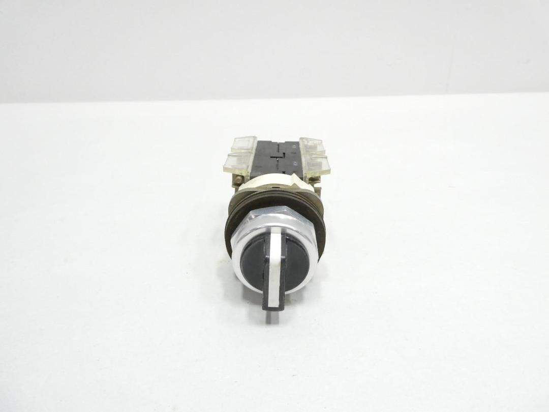 ALLEN BRADLEY 800T-J2 3 POS SELECTOR SWITCH