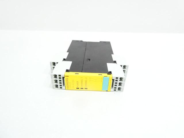 SIEMENS 3TK2822-2CB30 SIRIUS SAFETY RELAY 24V-AC/DC