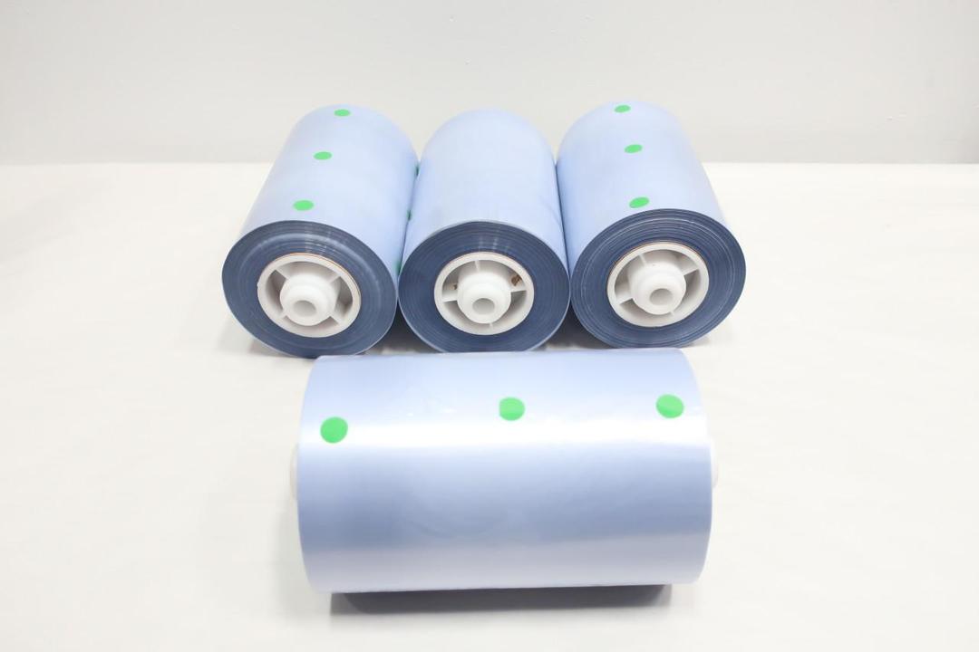 BOX OF 4 QUEN 28-1000 PVC FILM ROLL FOR SHOE COVER DISPENSER 2000 PAIRS