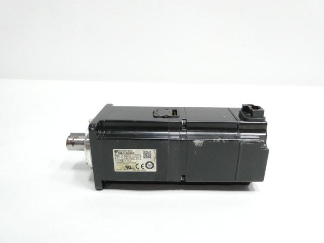 YASKAWA SGMJV-04A3A6E SERVO MOTOR 3PH 400W 3000RPM 1.27NM 200V-AC