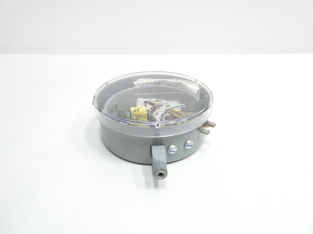 MERCOID DA-31-153-4 PRESSURE SWITCH 1/4IN NPT 1-35PSI 120/240V-AC/DC