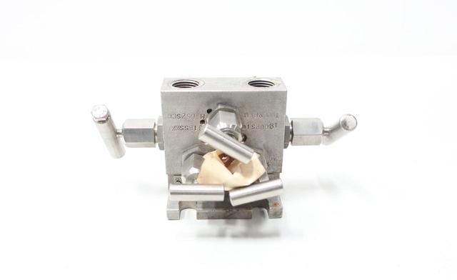 PRECISION GENERAL M-652SCG STAINLESS FIVE VALVE INSTRUMENT MANIFOLD 1500PSI