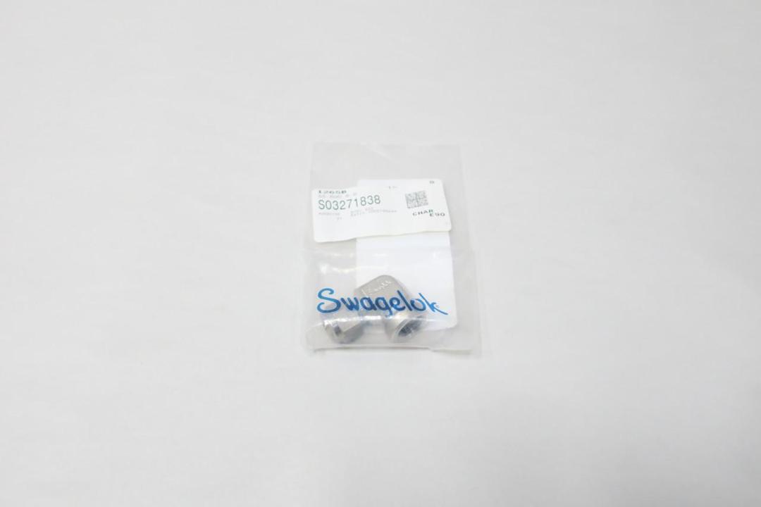 SWAGELOK SS-600-8-6 STAINLESS PIPE ELBOW 3/8IN TUBE X 3/8IN NPT