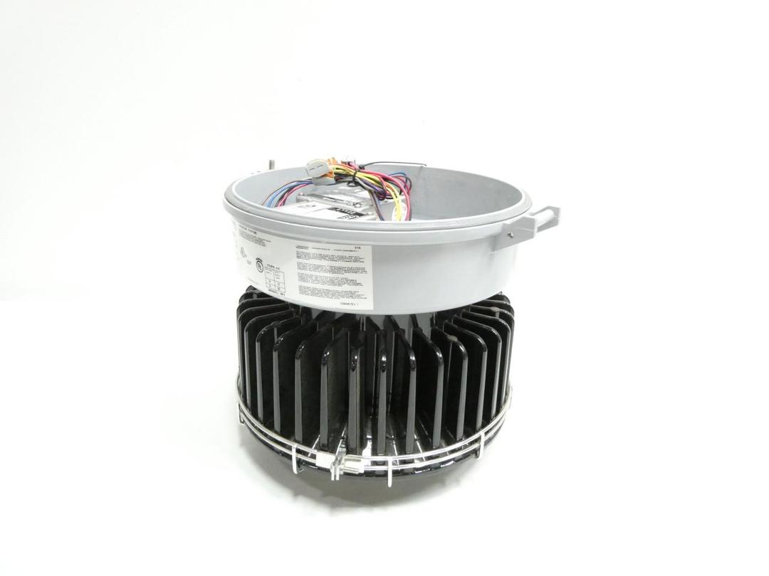 CROUSE HINDS PVM9L/UNV1 LED LIGHT FIXTURE 84-90W 100-277V-AC