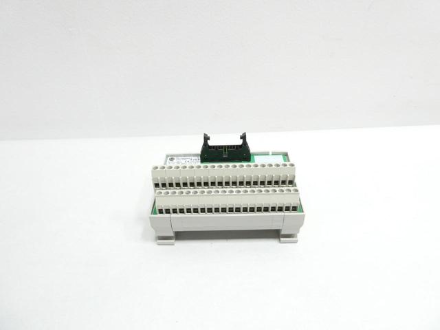 ALLEN BRADLEY 1492-IFM20D24A-2 INTERFACE MODULE