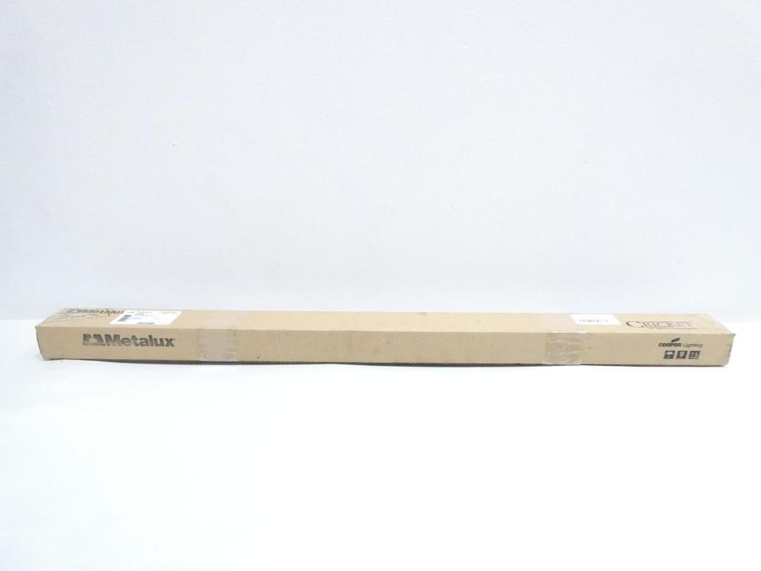COOPER LIGHTING SM-221T5-UNV-EBT1-U FLUORESCENT LIGHT FIXTURE 120-277V-AC