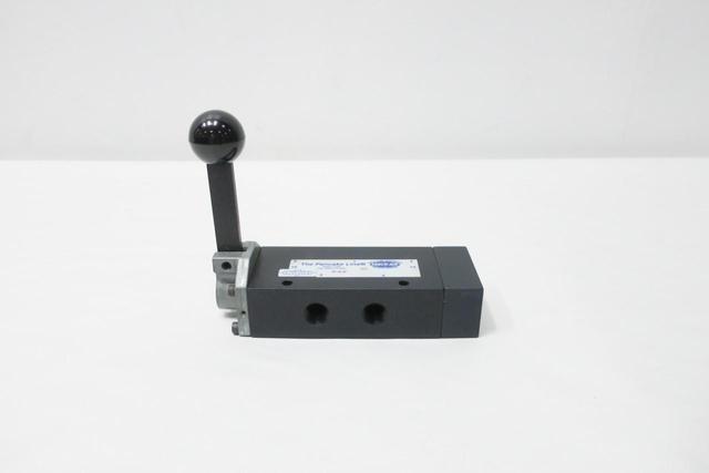 FABCO-AIR 38-HLSF VALVE 4-WAY 5 PORT 3 POSITION W/ HAND LEVER 3/8IN NPT