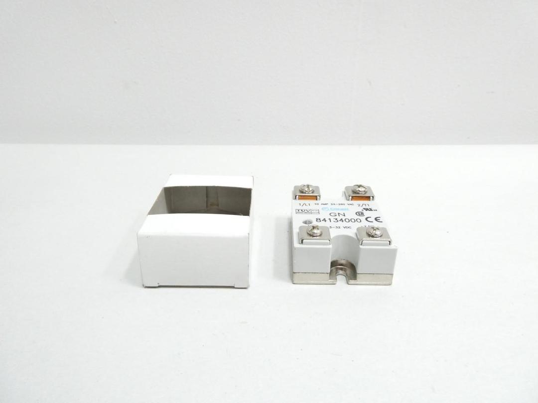 CROUZET GN84134000 3-32V-DC 10A AMP 24-280V-AC SOLID STATE RELAY