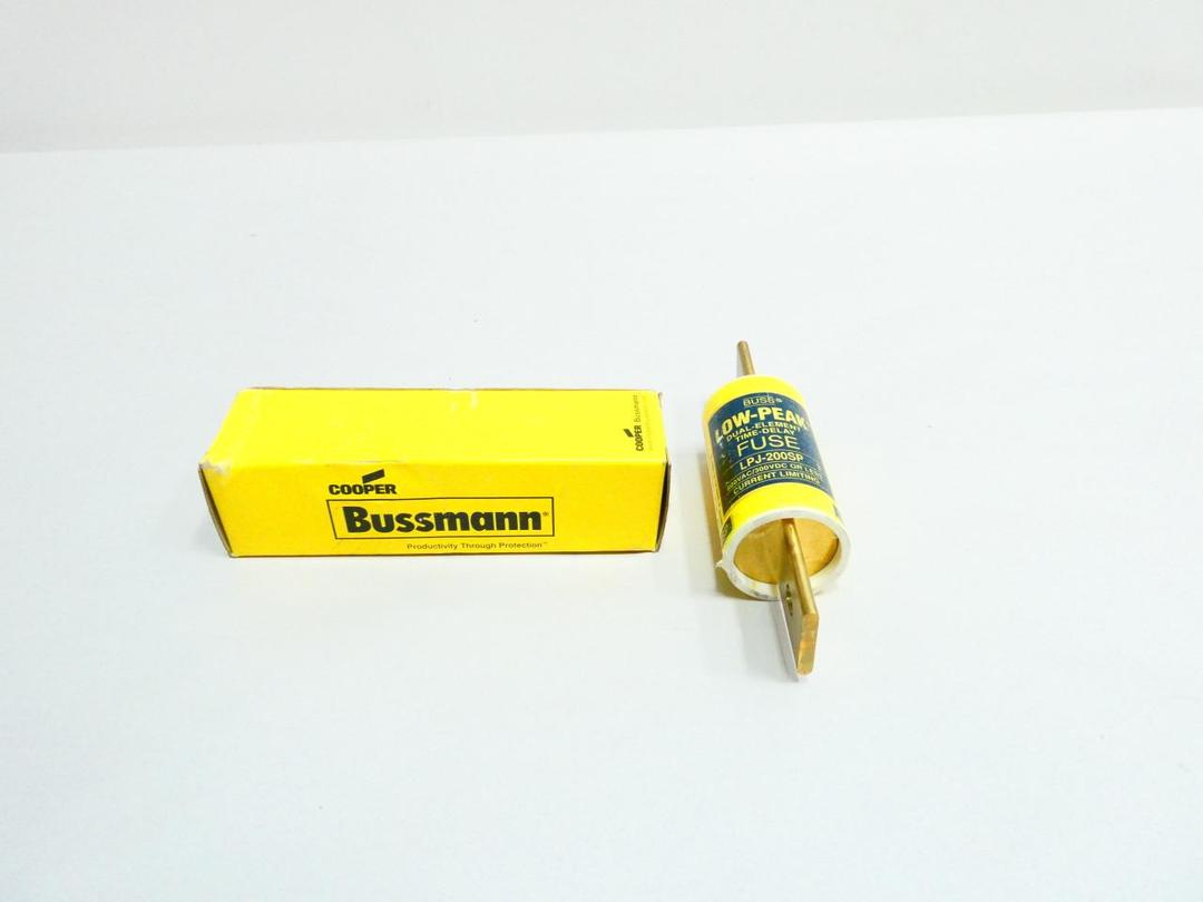 COOPER BUSSMANN LPJ-200SP LOW-PEAK BLADE FUSE J 200A AMP 600V-AC 300V-DC