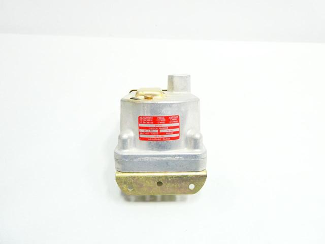 BARKSDALE D1T-A3 PRESSURE SWITCH 1/4IN .03-3PSI 125/250/480V-AC 6/12/24V-DC