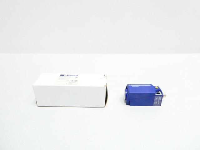 TELEMECANIQUE XCKP2110P16 LIMIT SWITCH 240V-AC