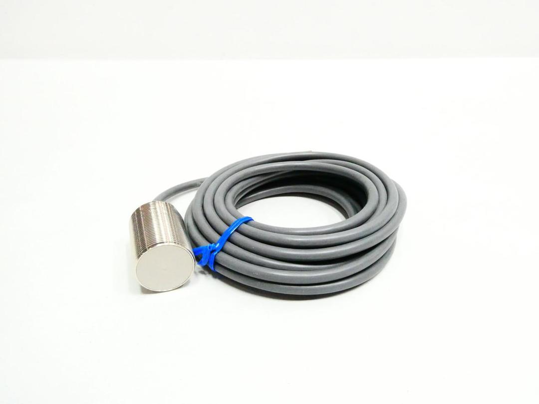 OMRON E2EZ-X8D1-N PROXIMITY SENSOR 5M 12-24V-DC