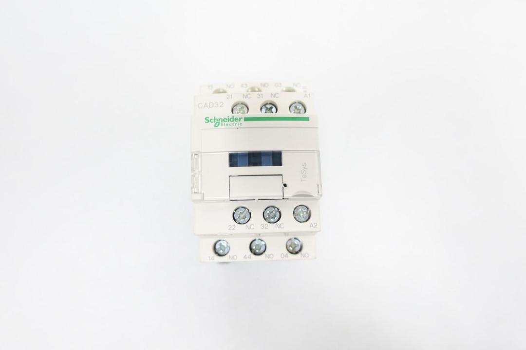 SCHNEIDER CAD32 CONTROL RELAY 120V-AC